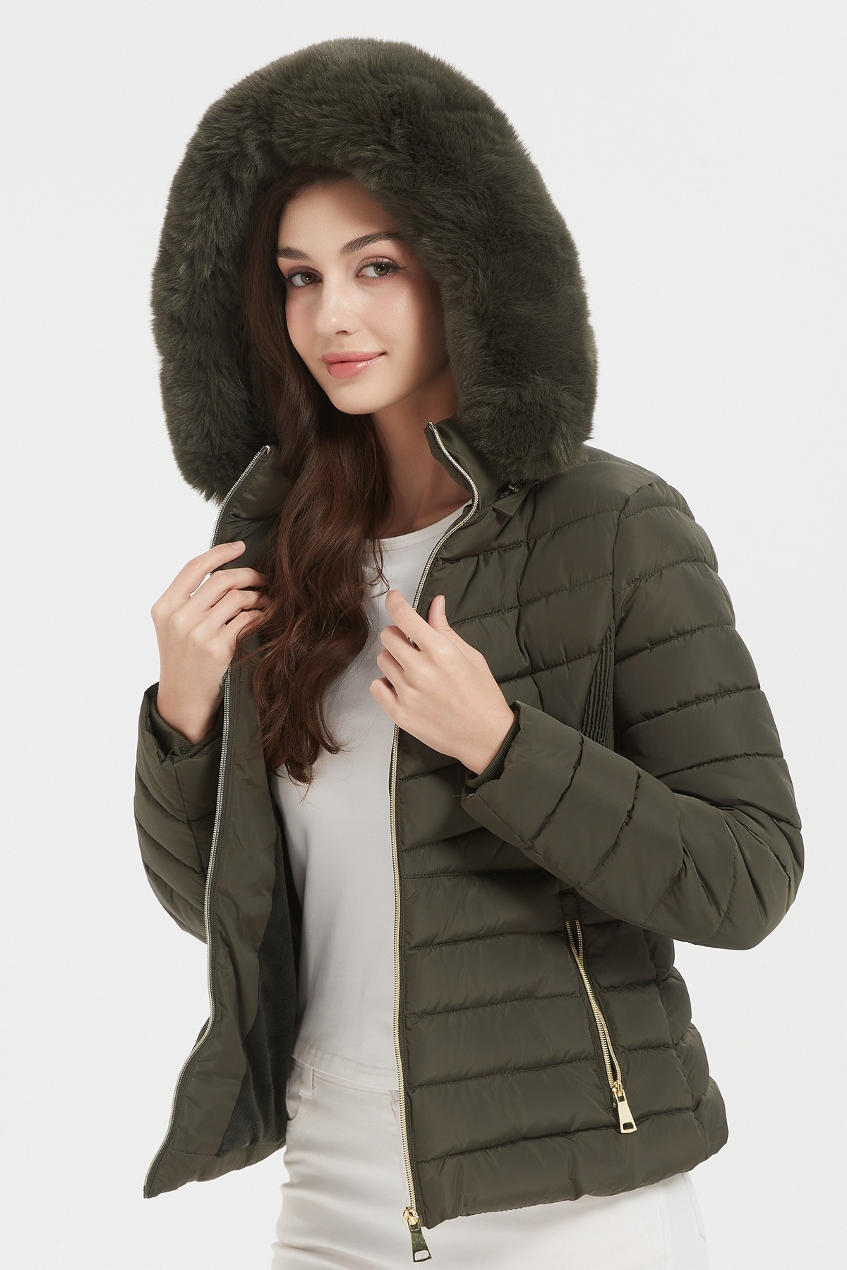 Grossiste CHEVERY - Doudoune courte femme à capuche effet fourrure
