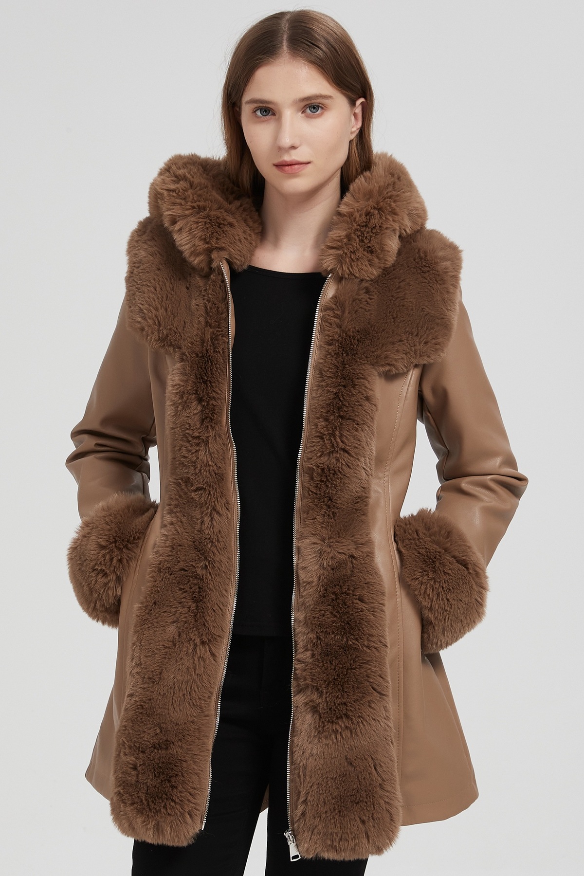 Grossiste CHEVERY - Manteau effet cuir à capuche et fausse fourrure