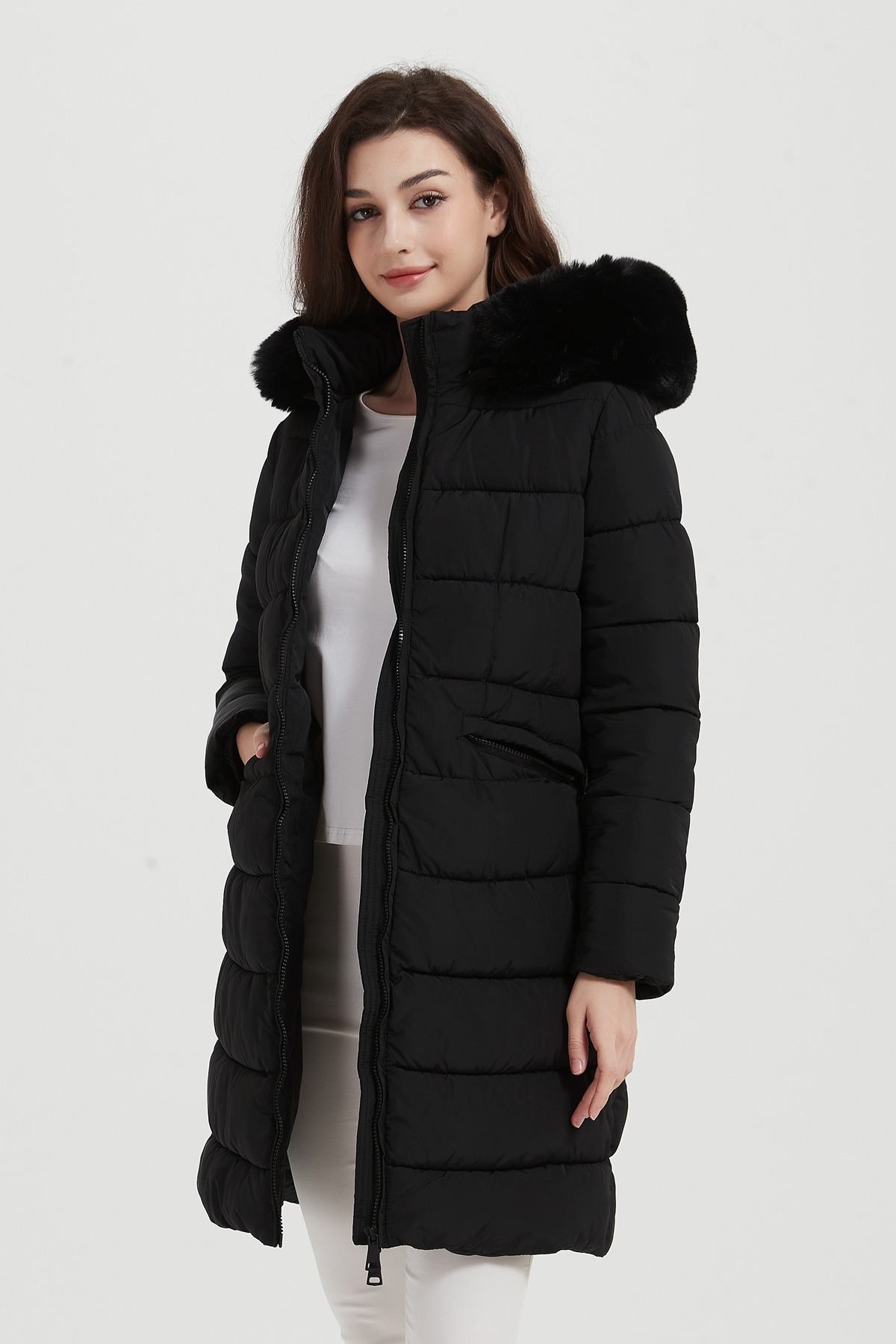 Grossiste CHEVERY - Doudoune longue pour femme avec capuche bordée de fausse fourrure