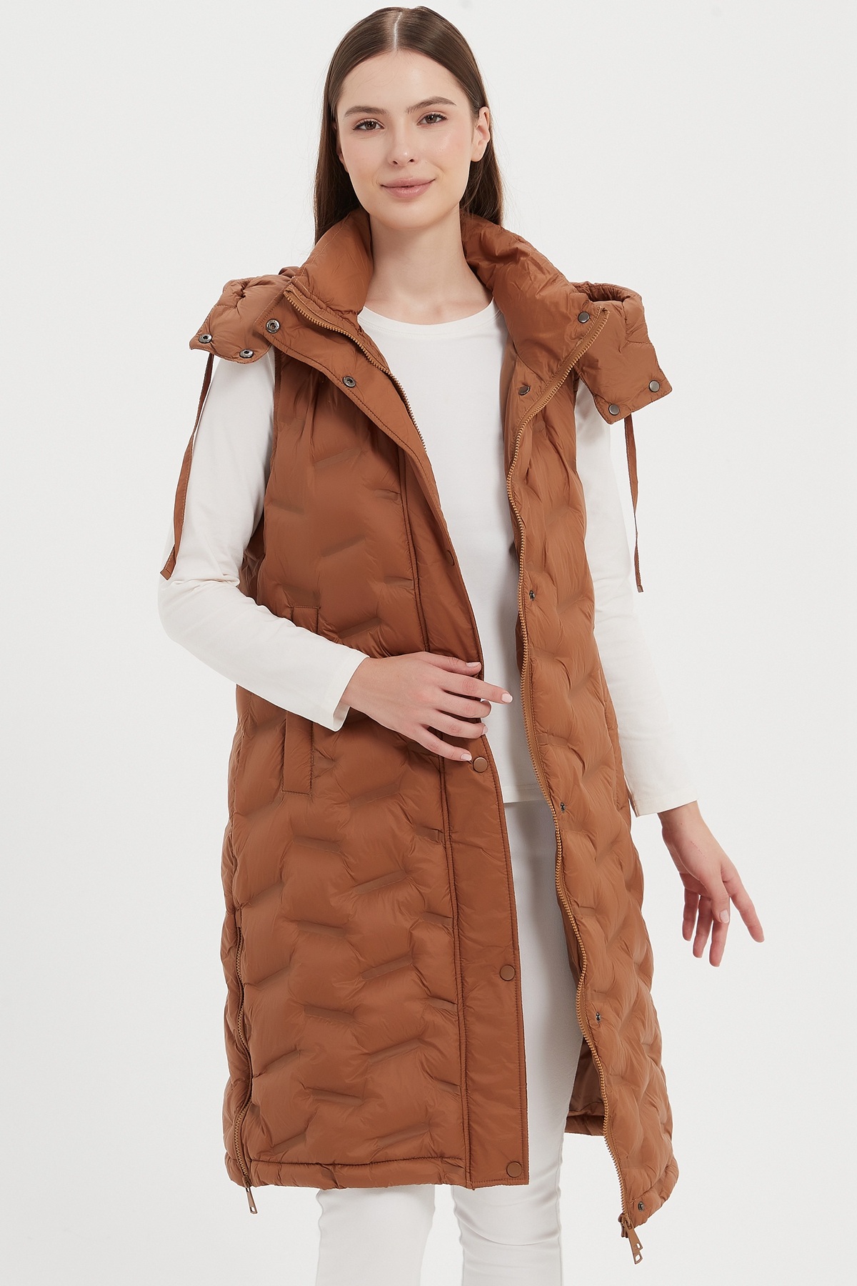 Wholesaler CHEVERY - Long sleeveless puffer jacket with removable hood