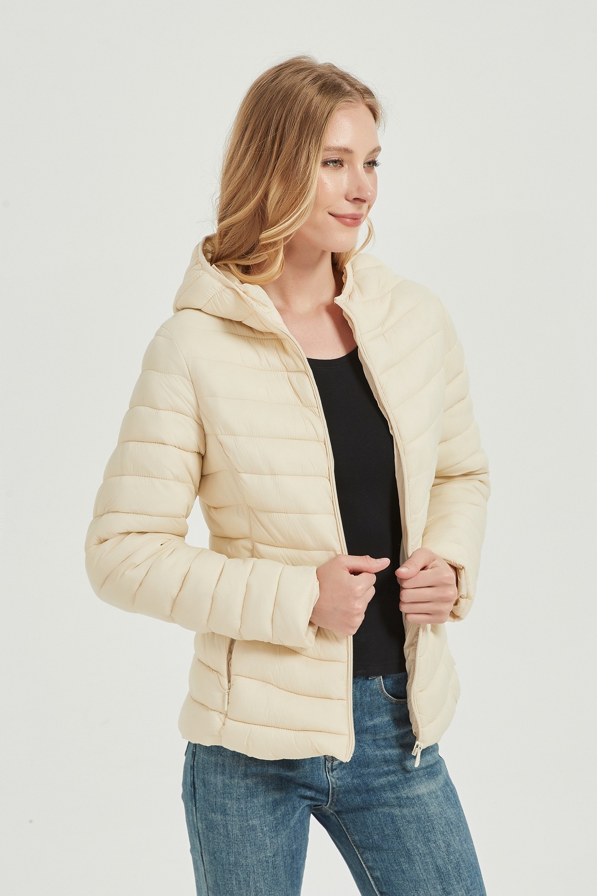 Wholesaler CHEVERY - Women's lightweight hooded puffer jacket