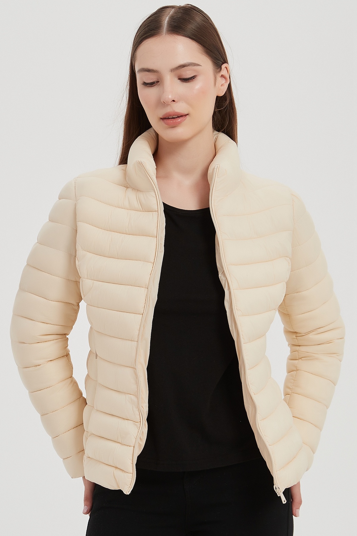 Grossista CHEVERY - Piumino leggero da donna con collo alto