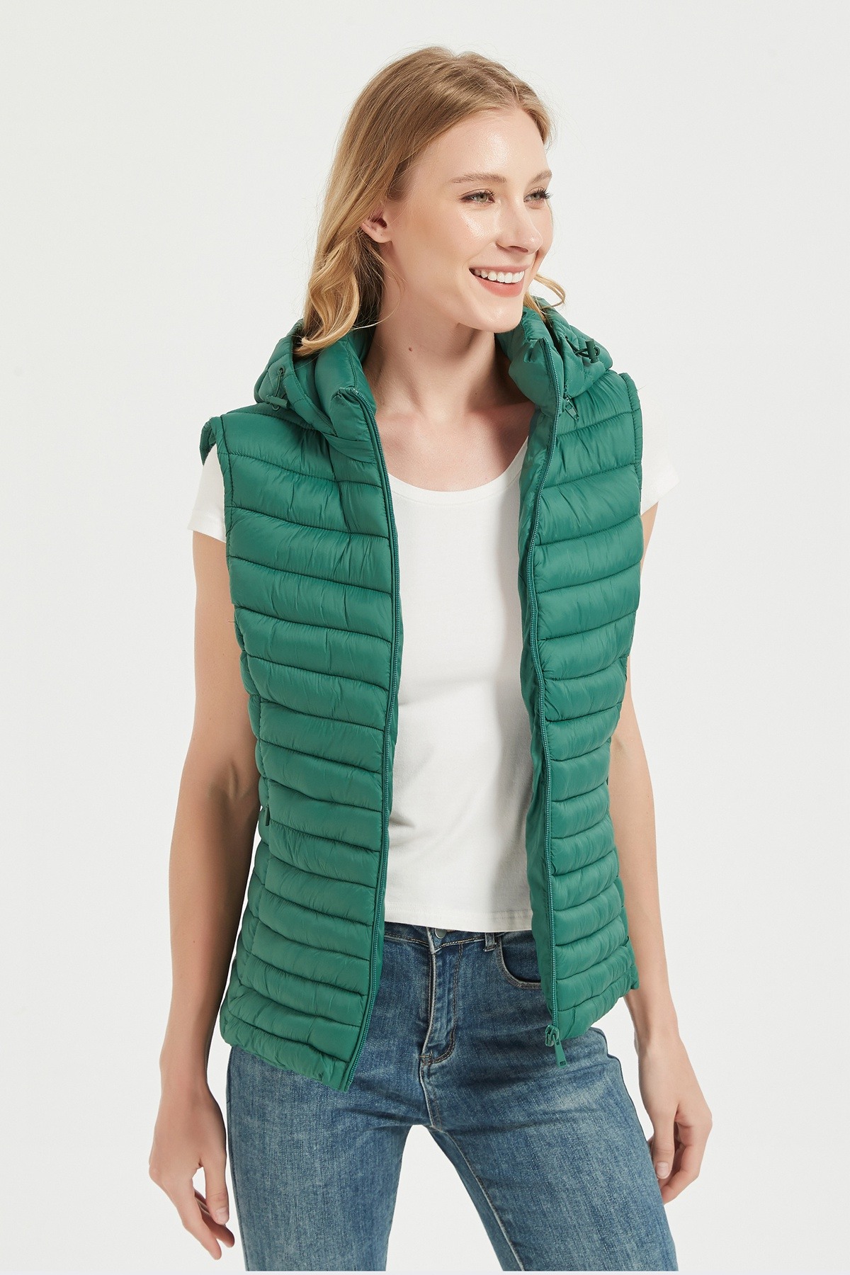 Grossista CHEVERY - Gilet imbottito senza maniche da donna con cappuccio rimovibile – F2014