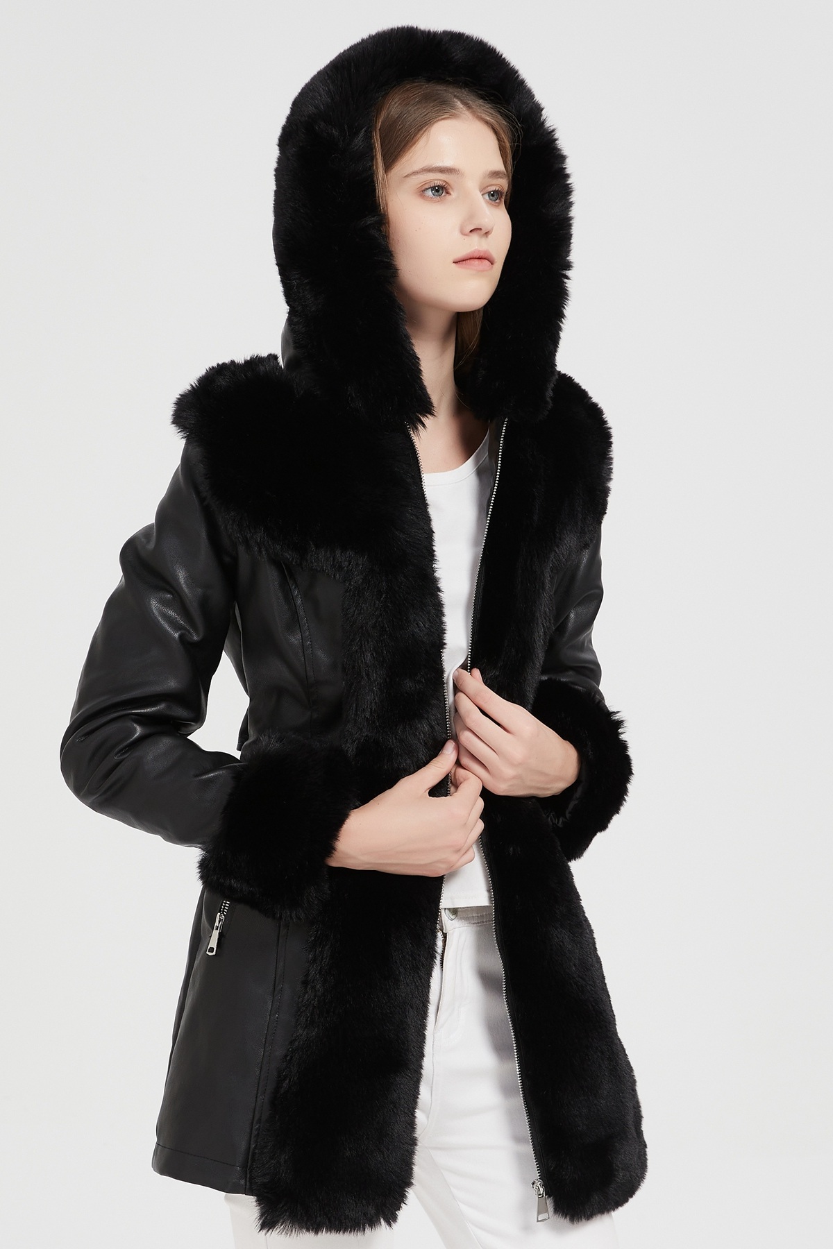Grossiste CHEVERY - Manteau effet cuir à capuche et fausse fourrure