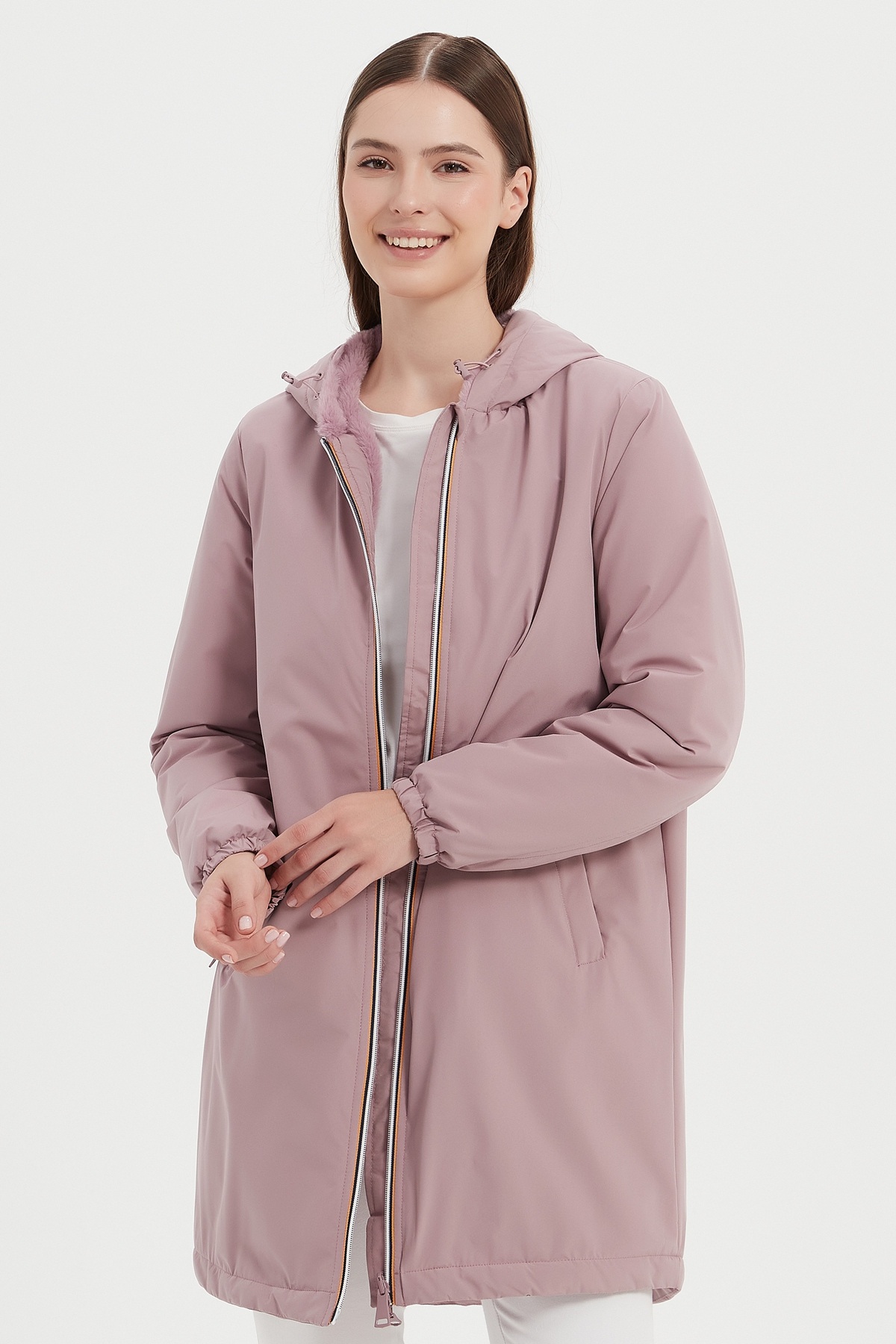 Grossista CHEVERY - Parka Donna di Lunghezza Media – Stile Urbano & Eleganza Casual