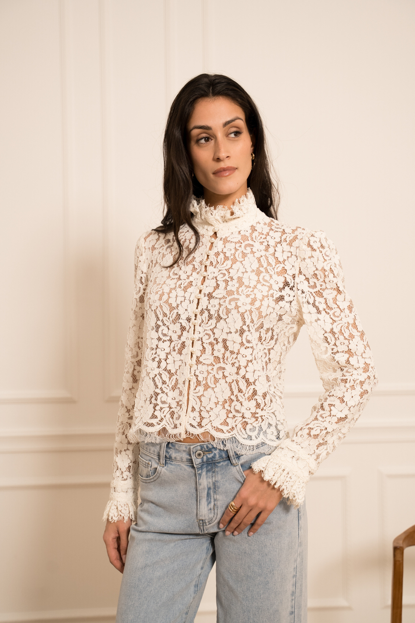 Grossiste Choklate - Blouse dentelle boutons bijoux