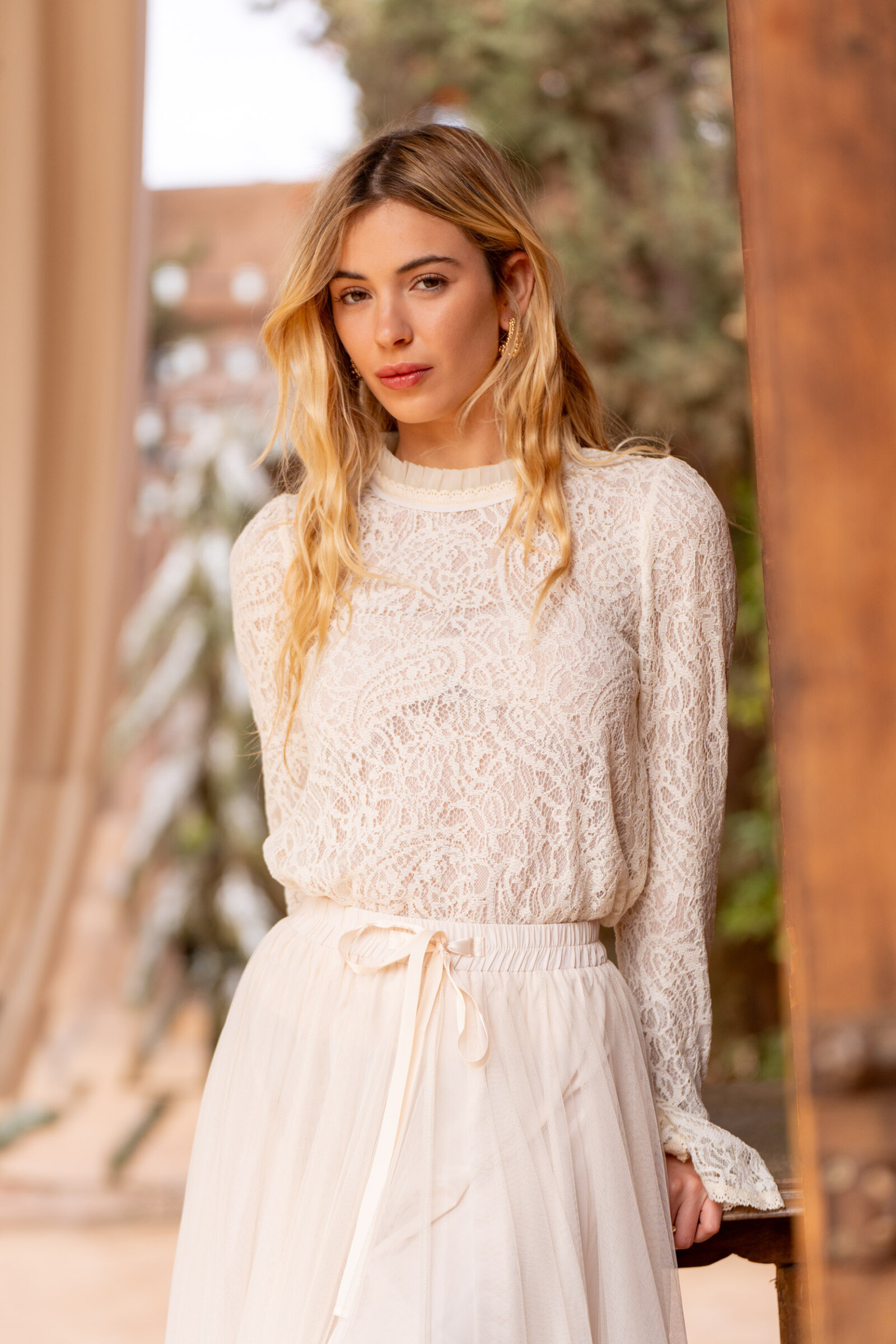Grossista Choklate - Blusa alta in pizzo spesso