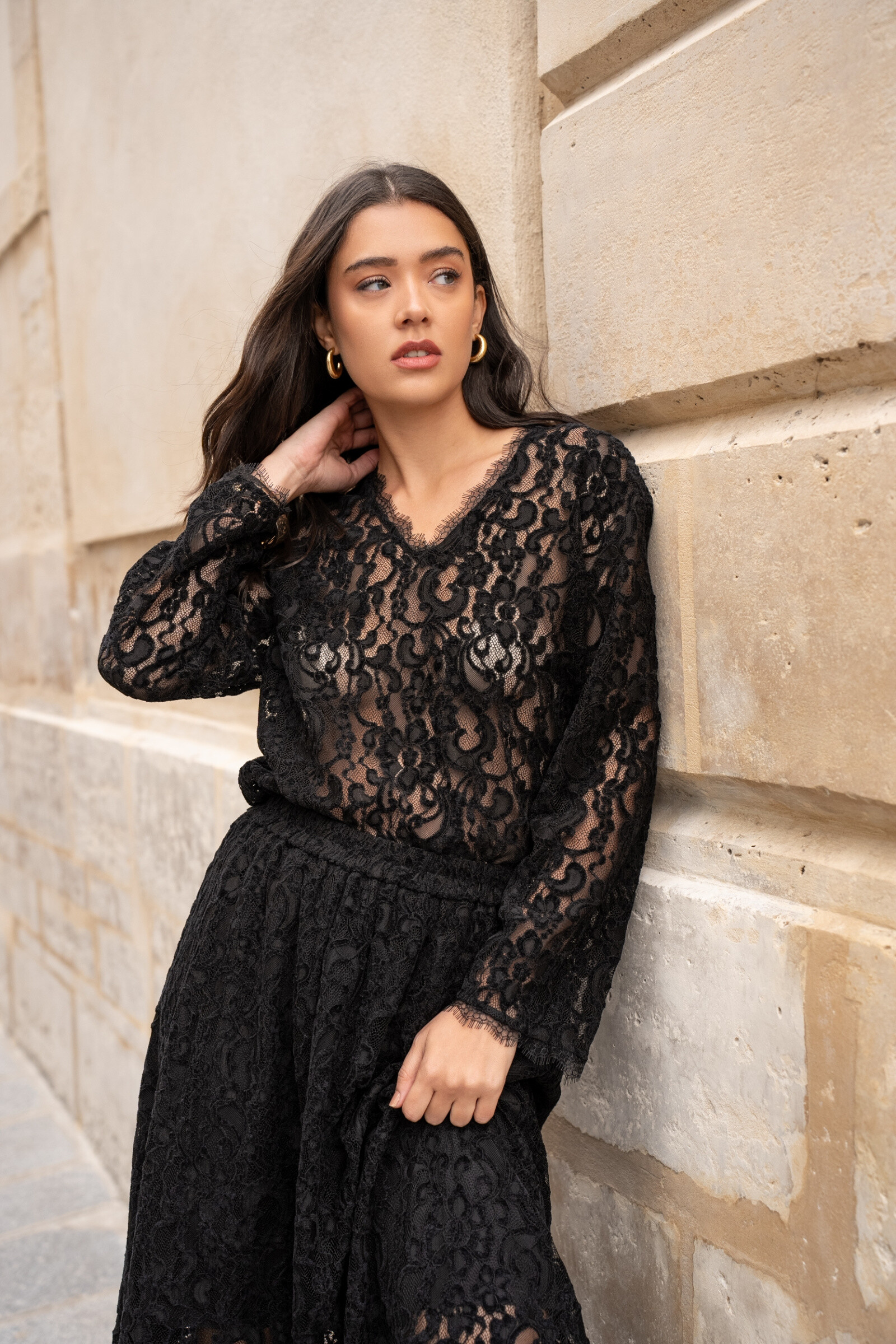 Mayorista Choklate - Blusa Maël con cuello en V de encaje