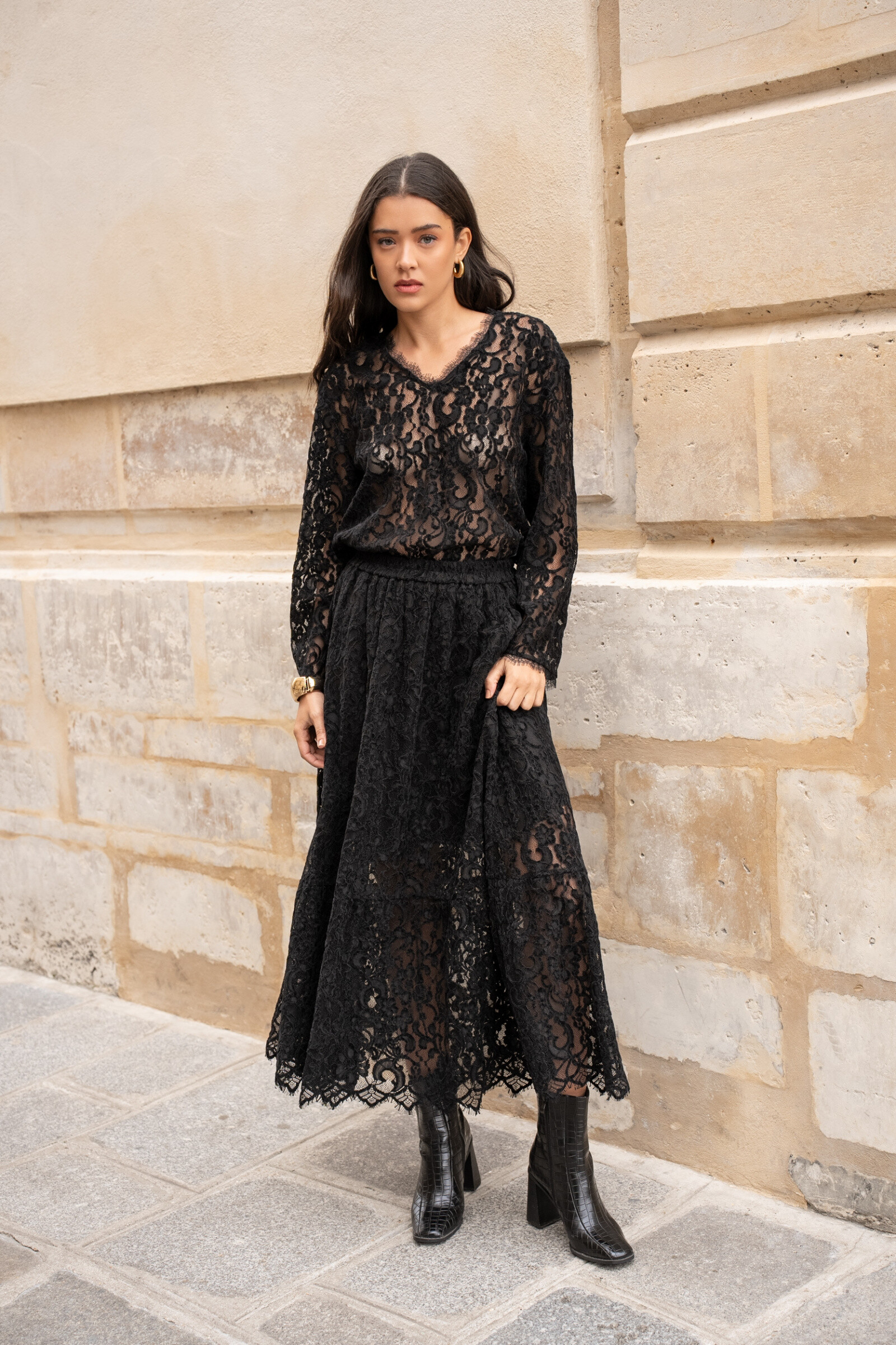 Grossista Choklate - Blusa Maël top scollo a V Gonna Maël con inserti in pizzo