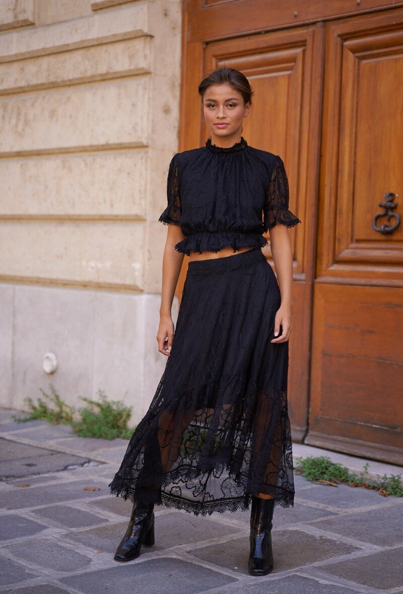 Asymmetrical lace mid length skirt