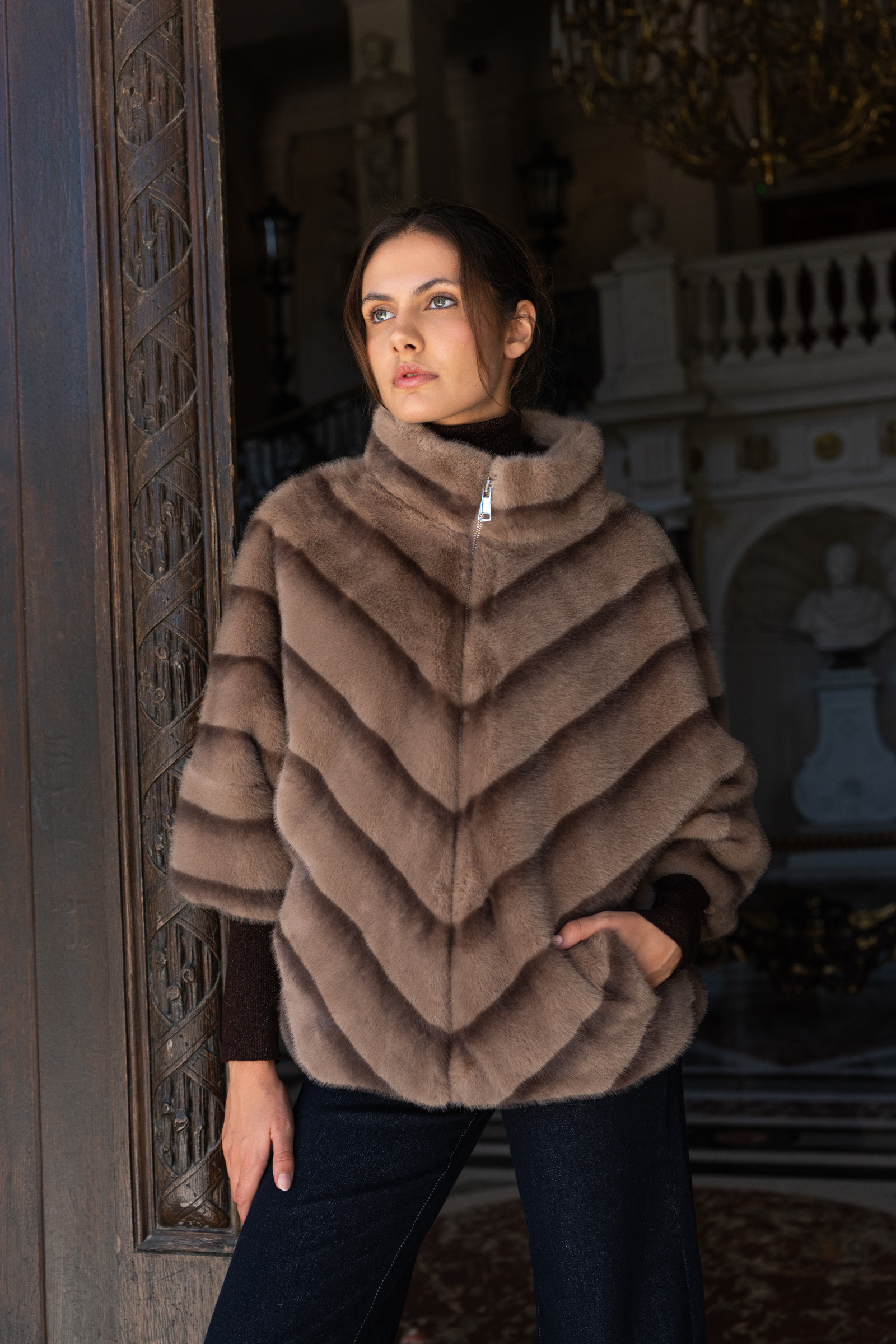 Grossiste Choklate - Veste Copenhague cape en fausse fourrure