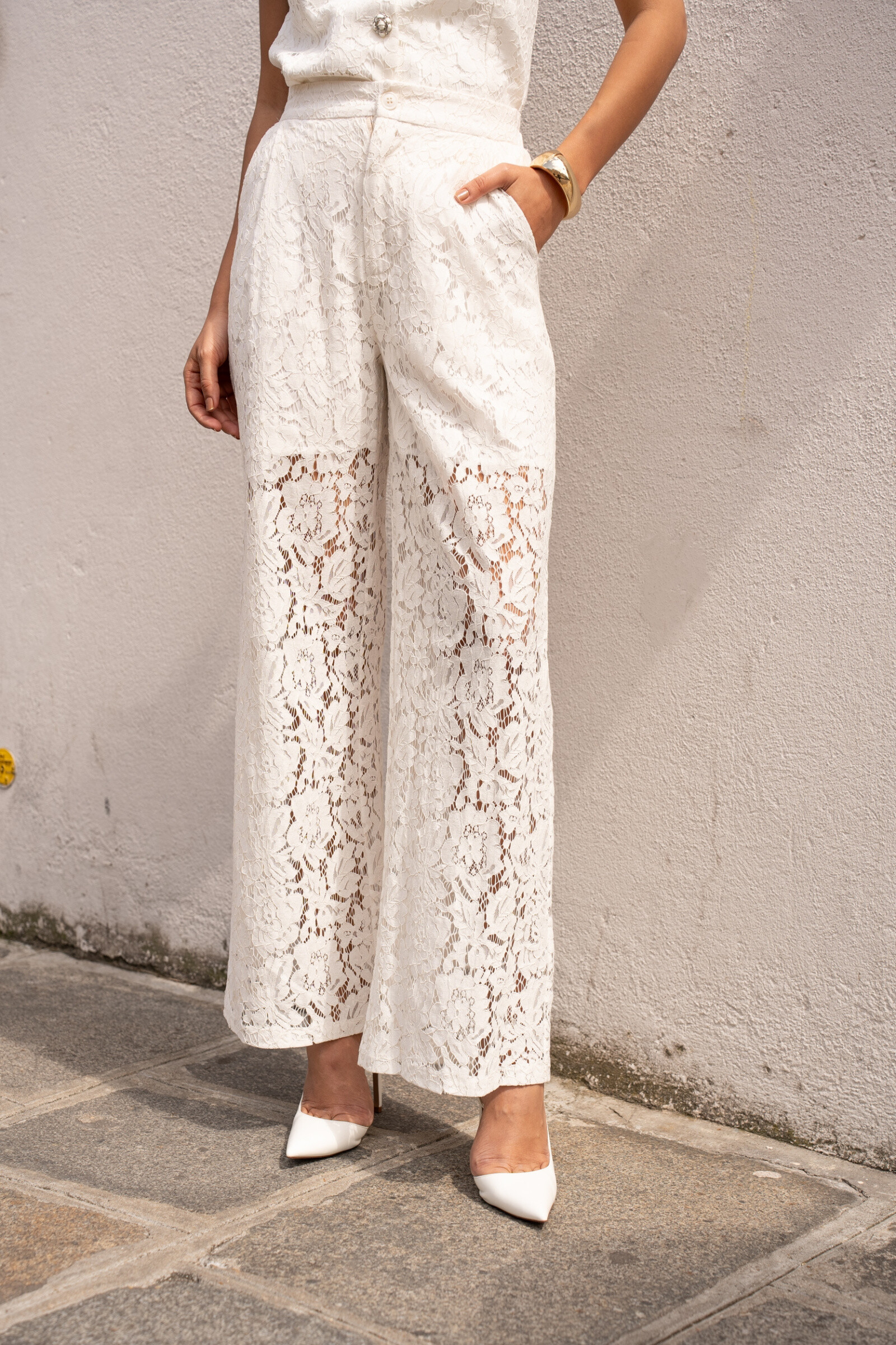 Grossiste Choklate - Pantalon tailleur en dentelle