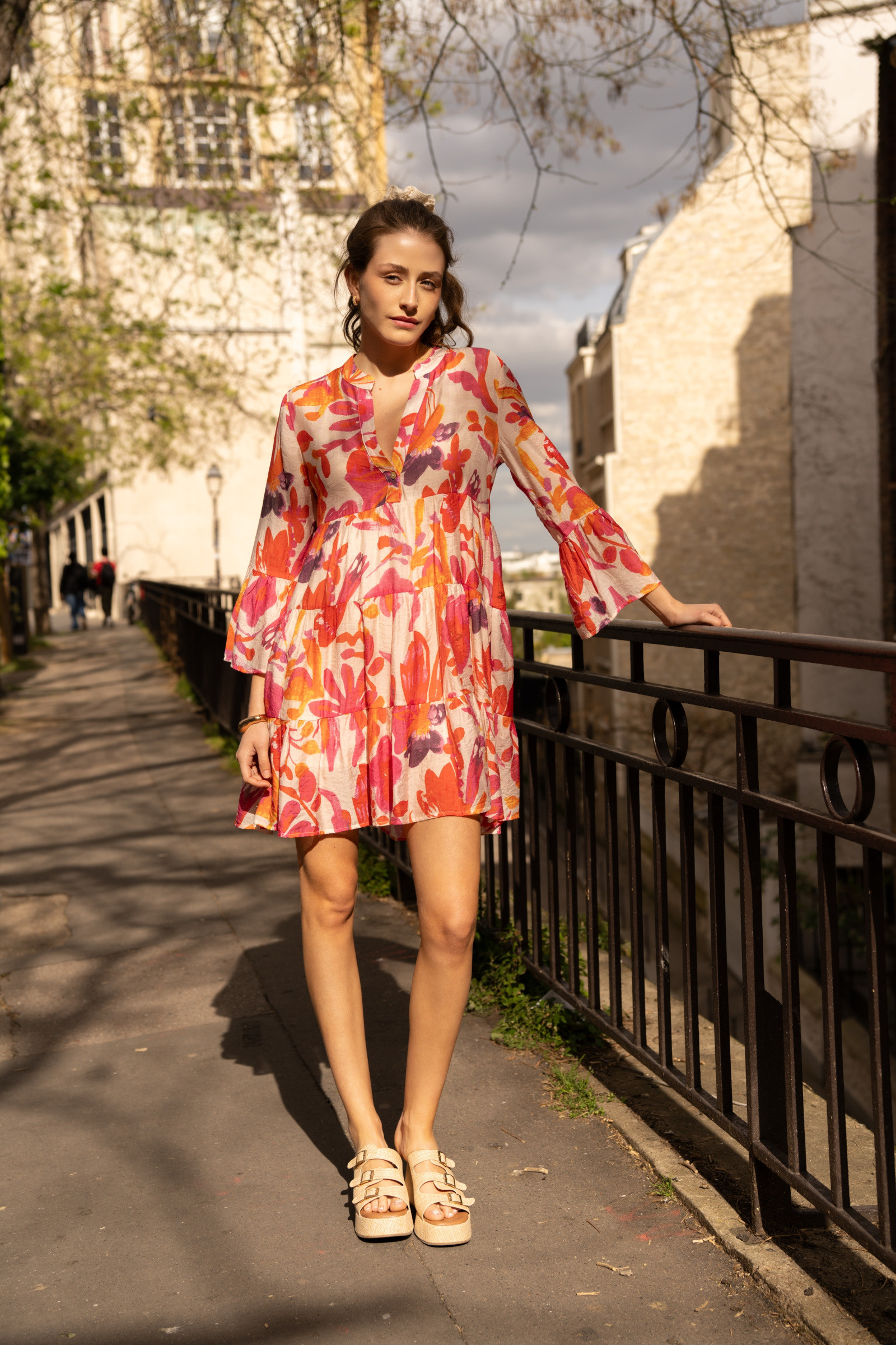 Großhändler Choklate - Kurzes Kleid aus Viskose und Seide