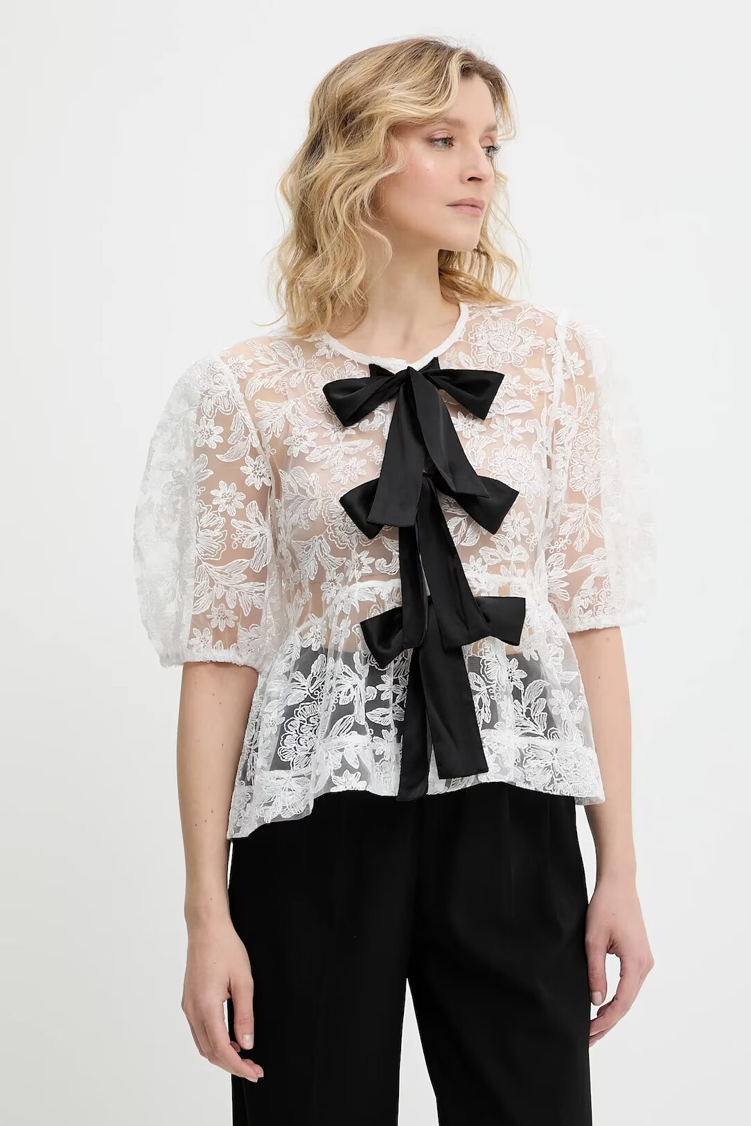 Mayorista Choklate - Peplum superior en encaje de satén