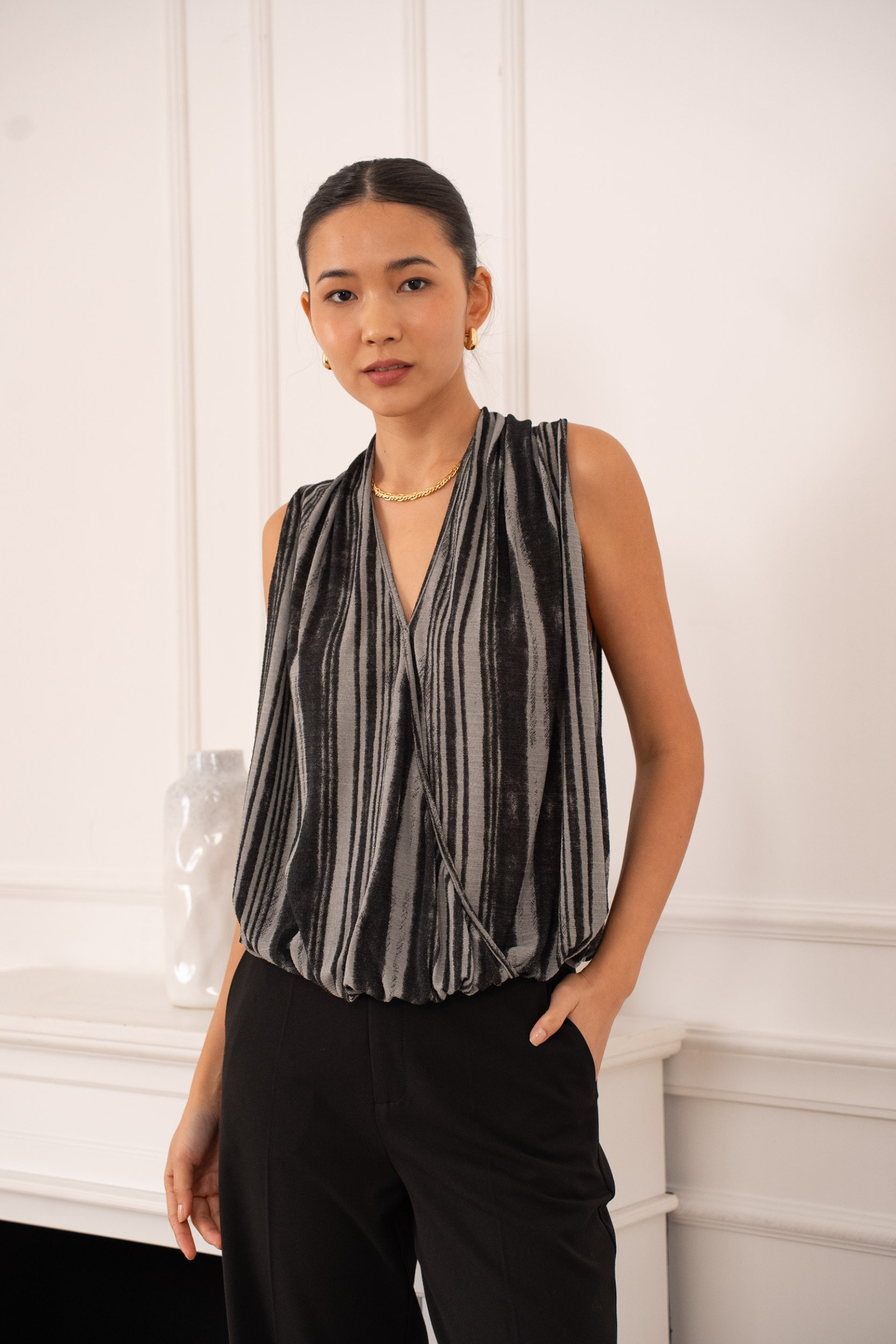 Mayorista Choklate - Top cruzado con escote halter