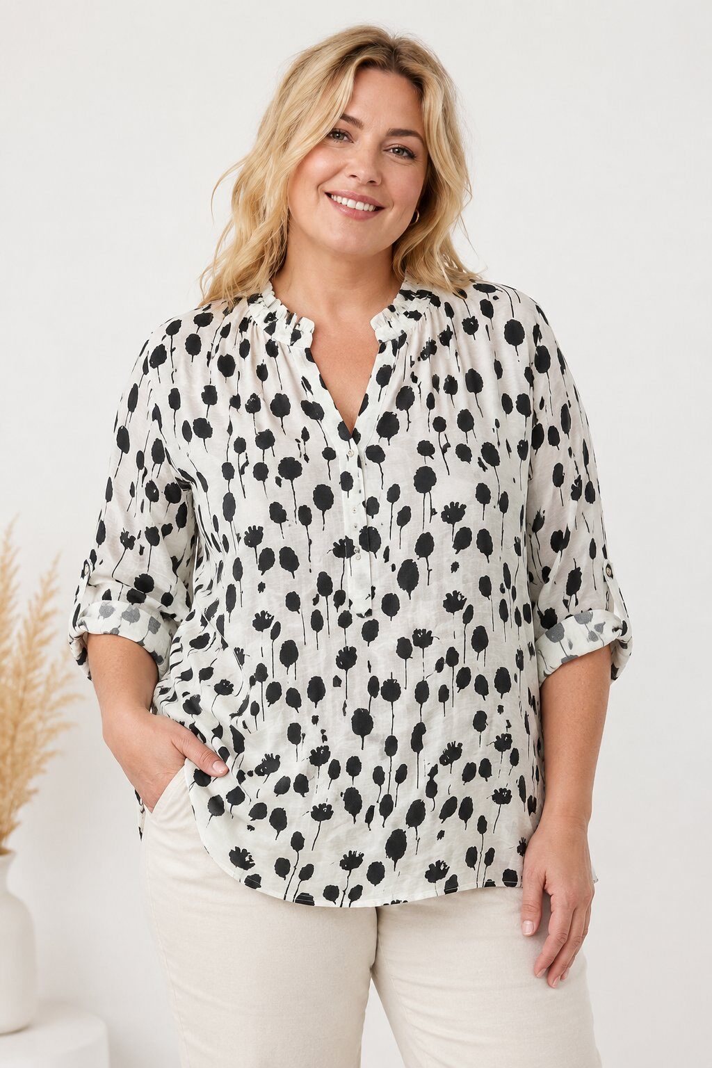Wholesaler Christy - Victorian collar blouse