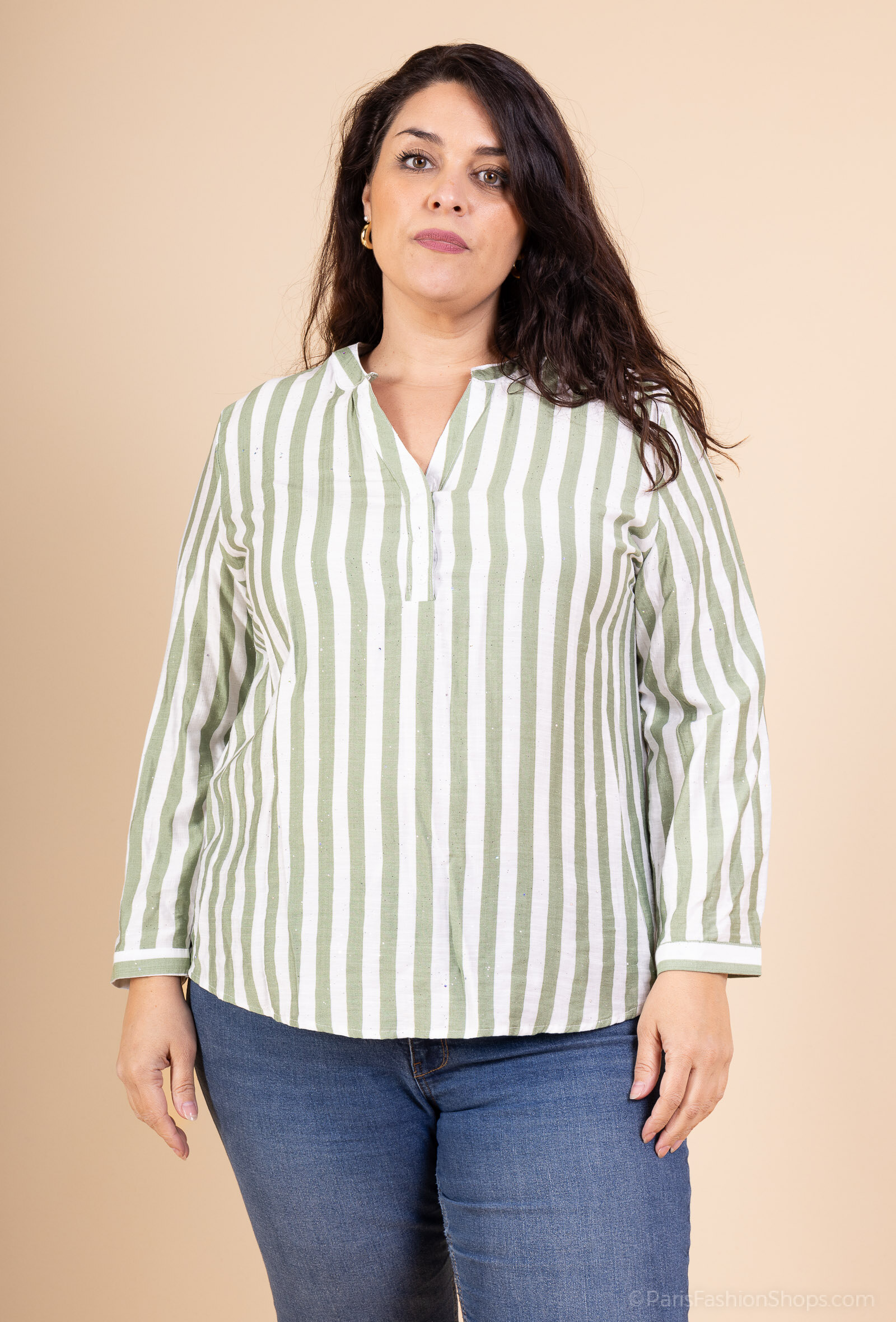 Plus-size striped and shimmering lyocell blouse, perfect for autumn, made of viscose and polyester, imported from China.