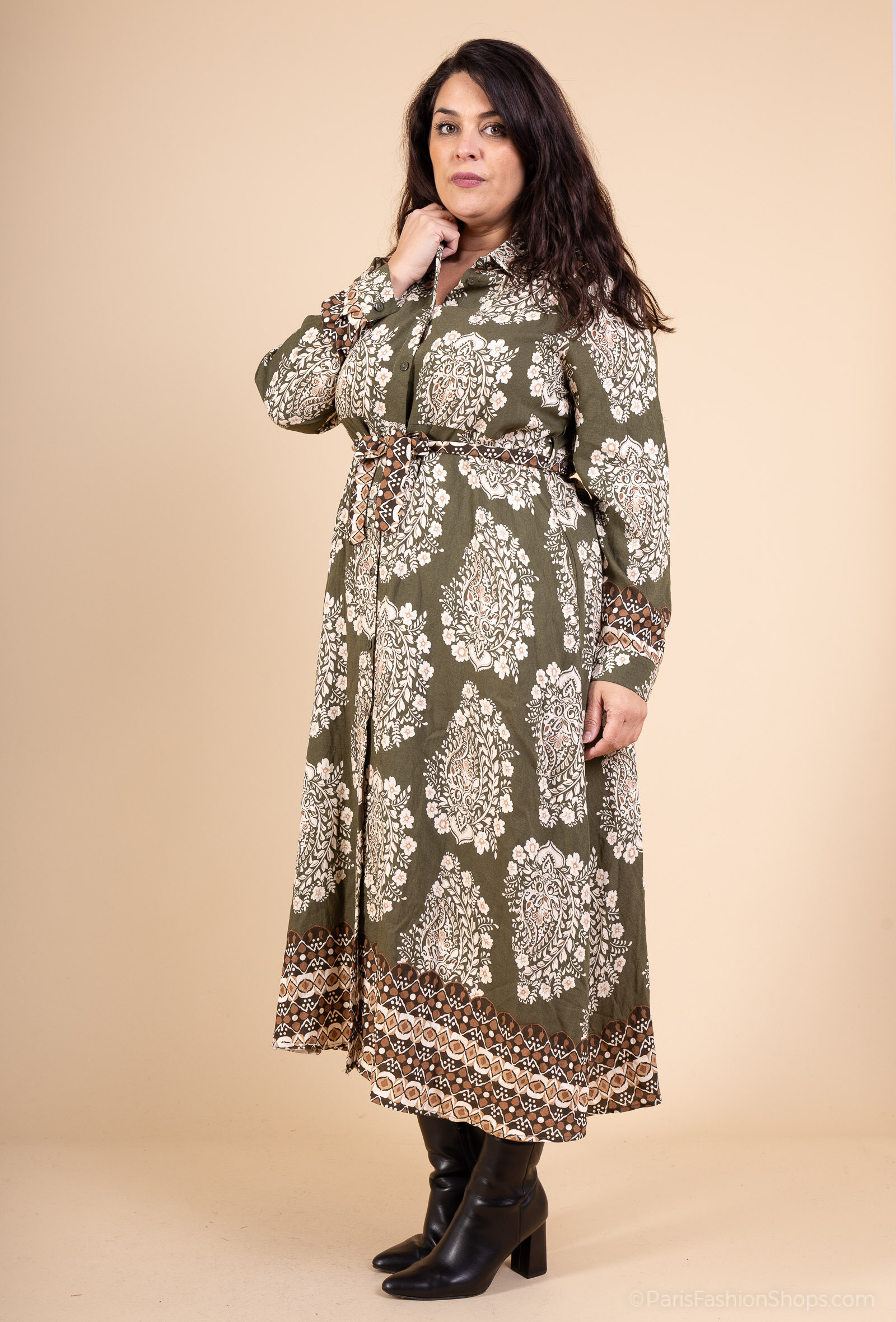 Plus-size long dress in viscose and polyamide, with a waist tie, perfect for autumn 2025, made in China.