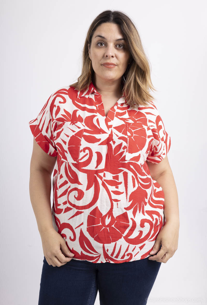 Short sleeve top in viscose and polyamide, ideal for summer, made in China, perfect for plus sizes.