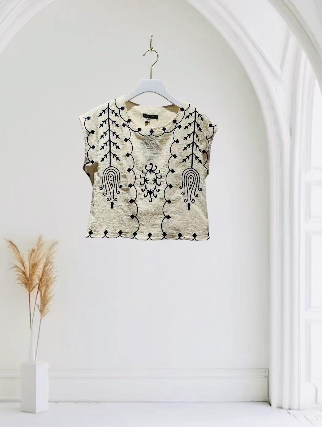 Timeless Elegance Embroidered Set - Image 5