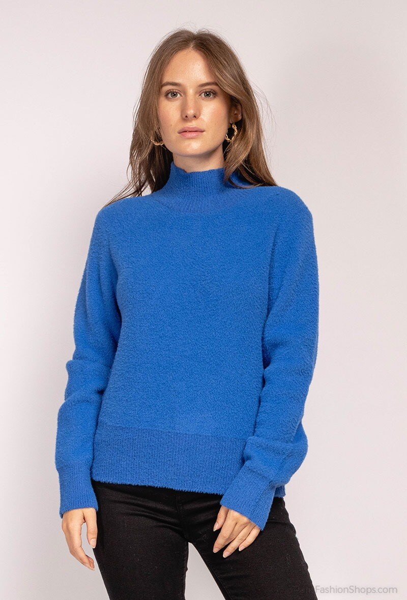 Kuscheliger Pullover mit hohem Kragen - Image 3
