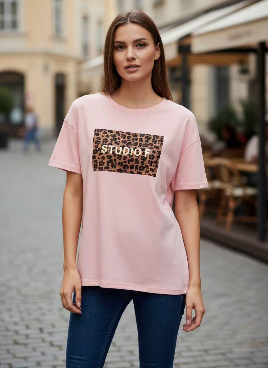 Camiseta Studio F - Image 1