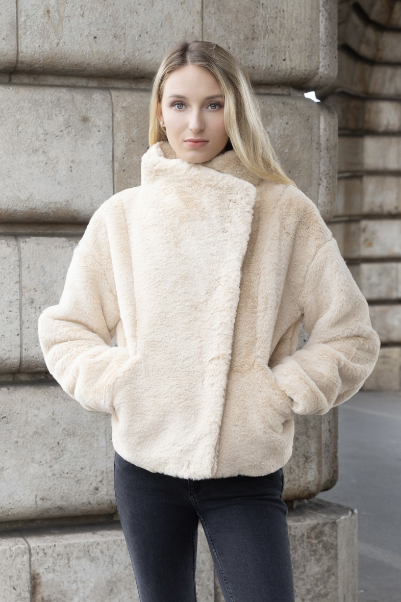Grossiste Ciminy - MANTEAU FAUSSE FOURRURE