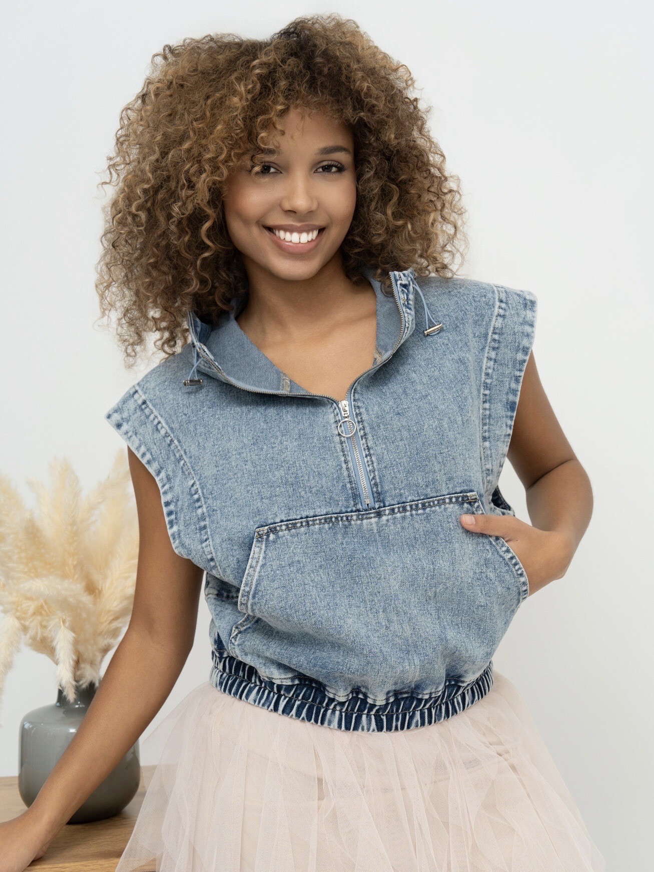 Grossiste Ciminy - SWEET SANS MANCHES EN JEAN