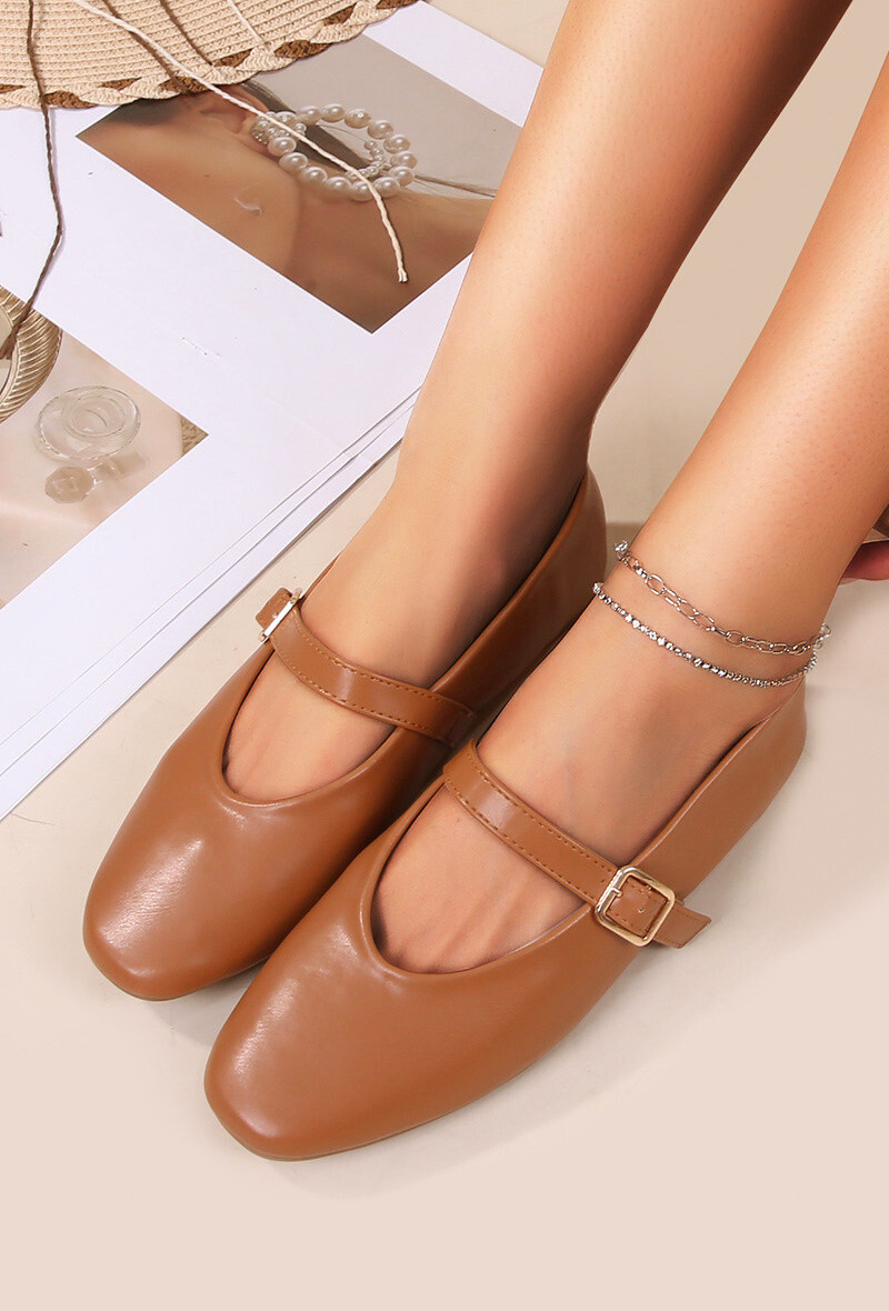 Wholesaler Cink Me - Tapered toe ballet flats with square adjustable buckle strap