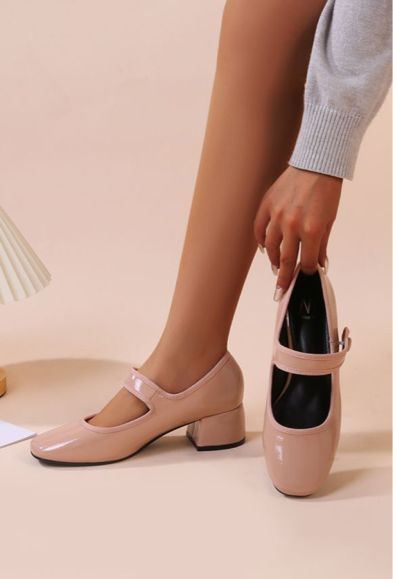 Grossiste Cink Me - Escarpins en PU vernis à bout rond et talon avec bride extensible à bouton