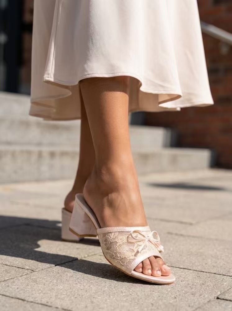 Großhändler Cink Me - Spitzenpumps mit Schleifendetail Großhändler Cink Me - Spitzenpumps mit Schleifendetail