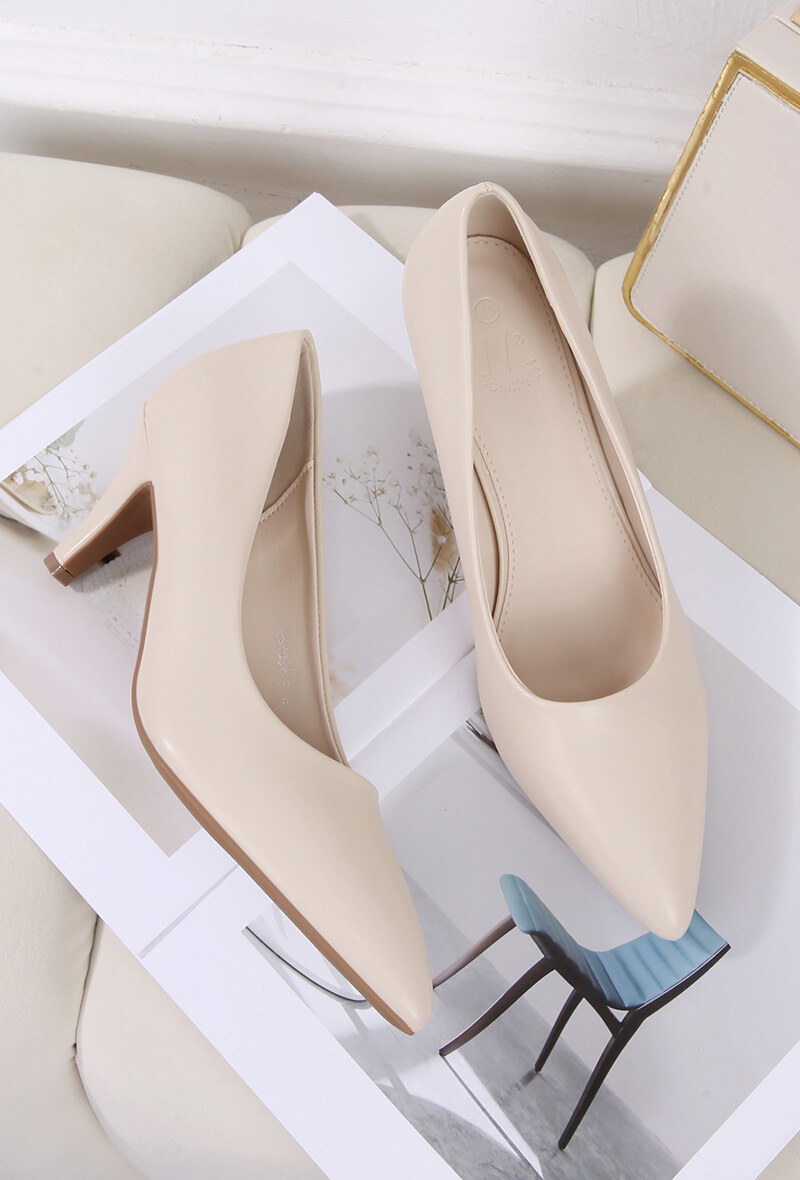 Wholesaler Cink Me - Pointed-toe pumps with medium heel in faux leather