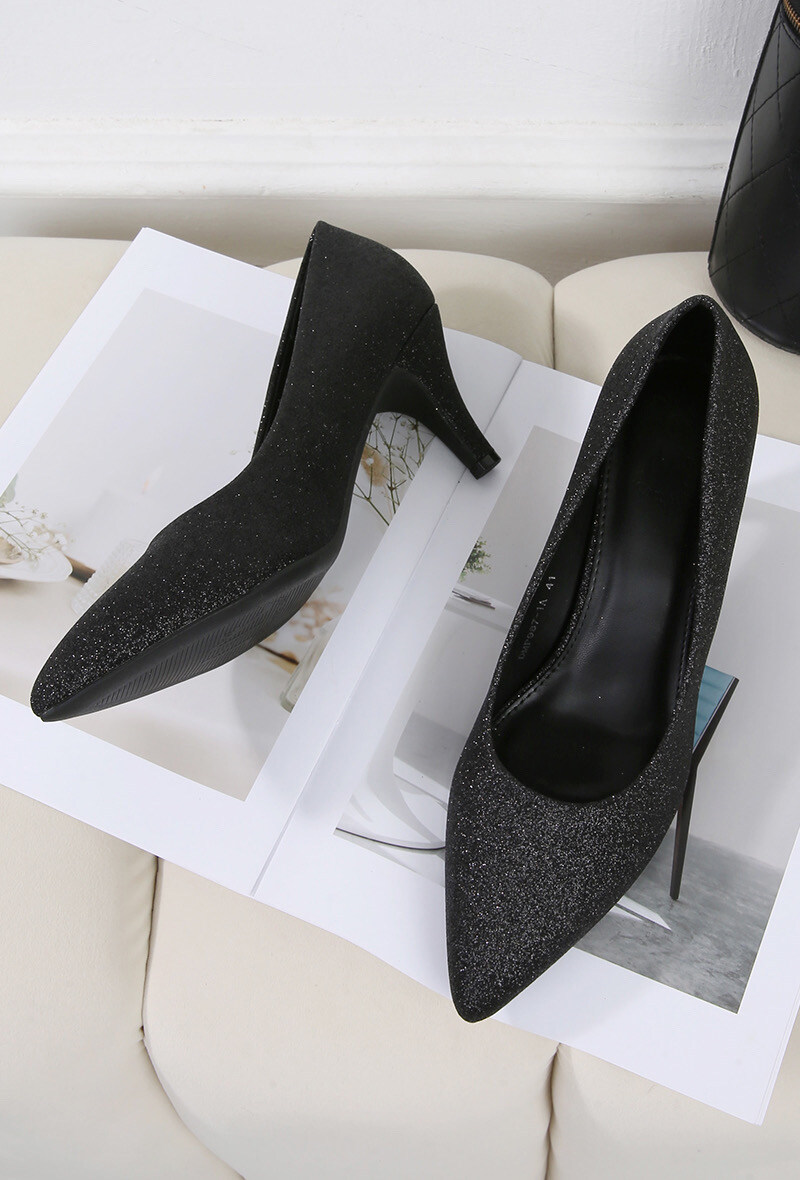 Wholesaler Cink Me - Pointed-toe pumps with medium heel in shiny PU