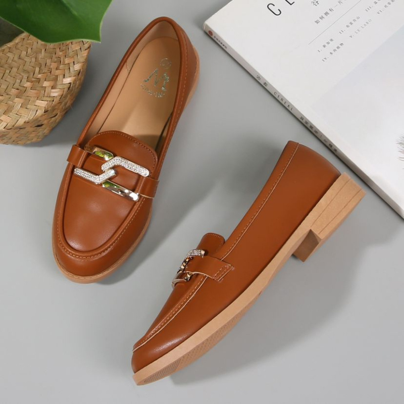 Wholesaler Cink Me - Faux loafers with gold buckle and rhinestones