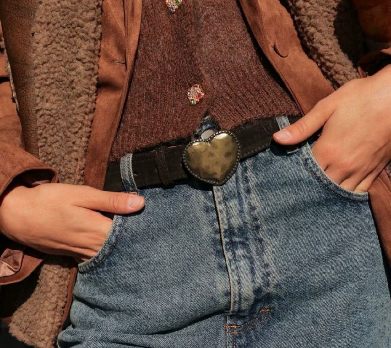 Grossiste CINNAMON - Ceinture en cuir boucle cœur