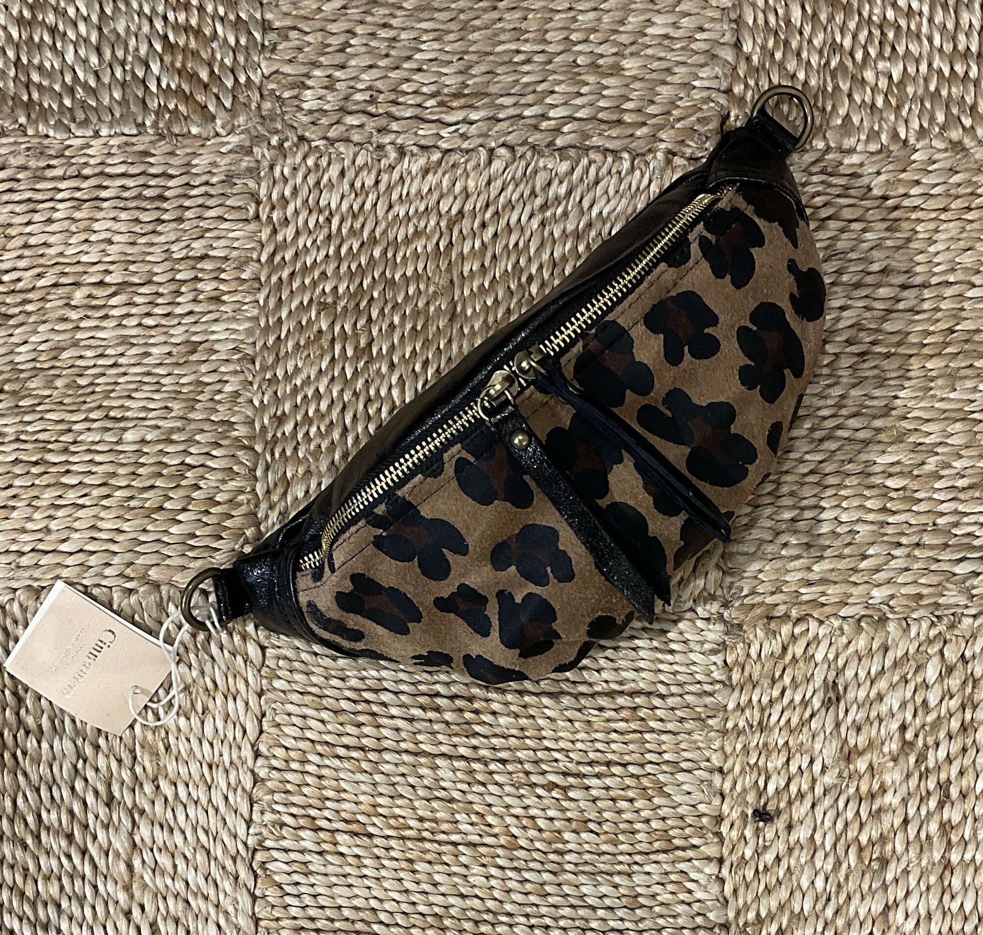 Grossiste CINNAMON - Banane double zip leopard