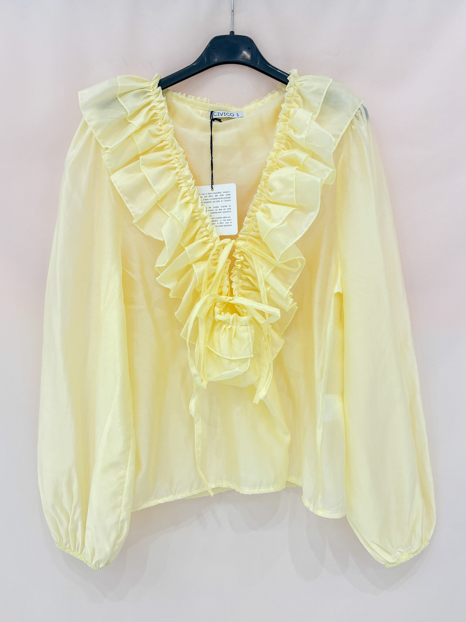 Wholesaler CIVICO 1 - Light blouse with a light pastel color