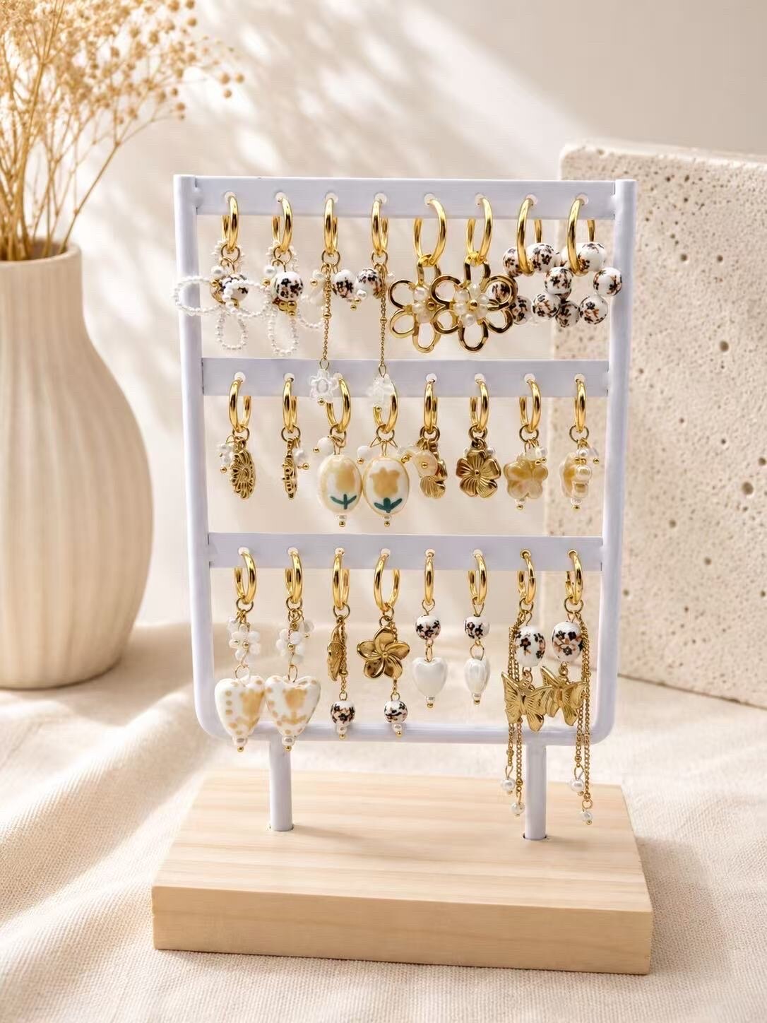 Wholesaler CLAREN B - Set of 6 fancy bracelets with cushion