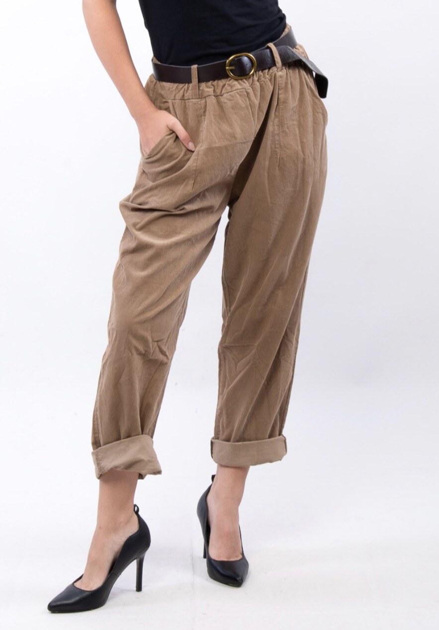 Großhändler CLASSE 22 - Karottenhose aus Samt mit Gürtel