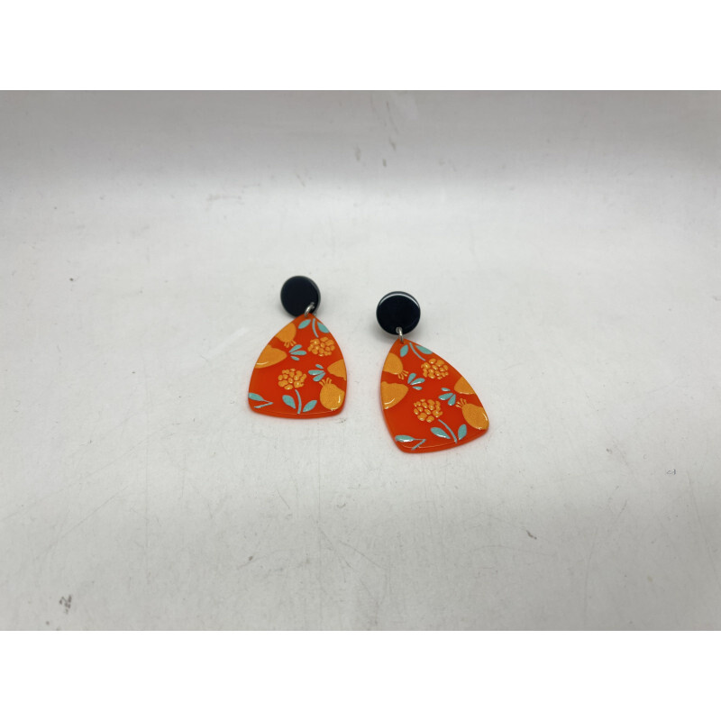 Wholesaler CLEDOR - Ear buckle with an original shape and flower motif