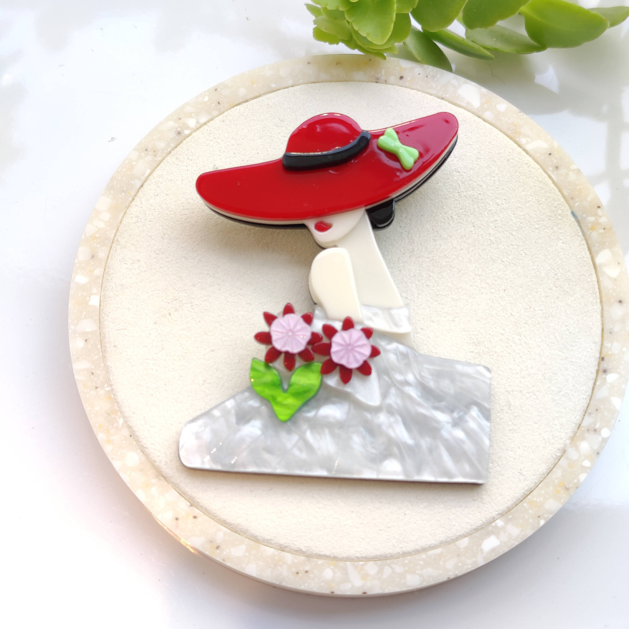 Wholesaler CLEDOR - Women's brooch with hat and dress