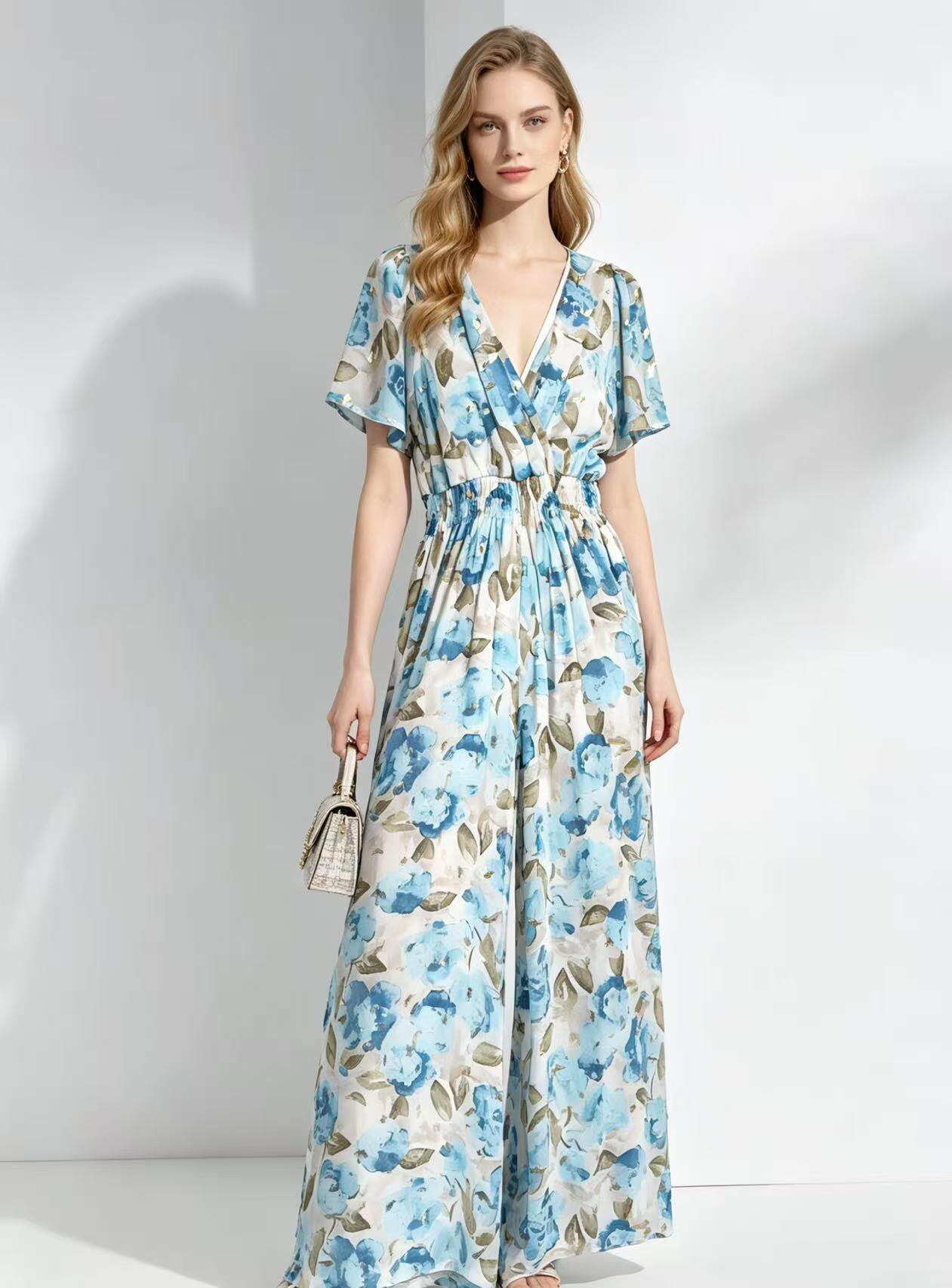 Großhändler CM MODE - Fließender Blumen-Overall · Raffinierter sommerlicher Boho-Stil
