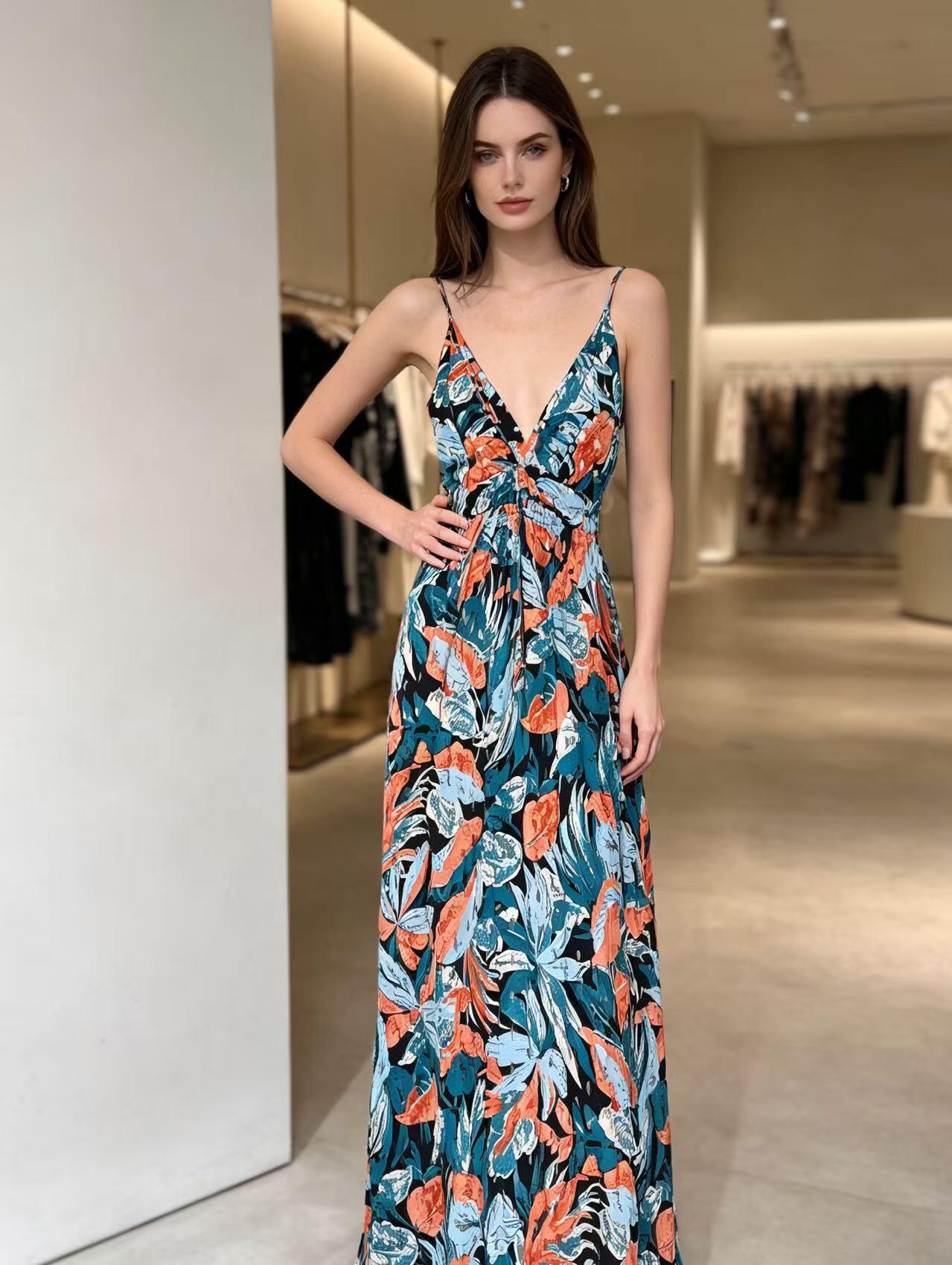 Mayorista CM MODE - Vestido largo con tirantes finos, estilo envolvente con cintura ajustada, colección CM MODE