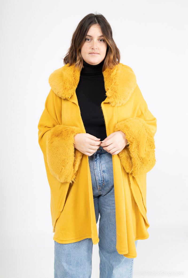 Wholesaler CMP55 - Poncho with fur