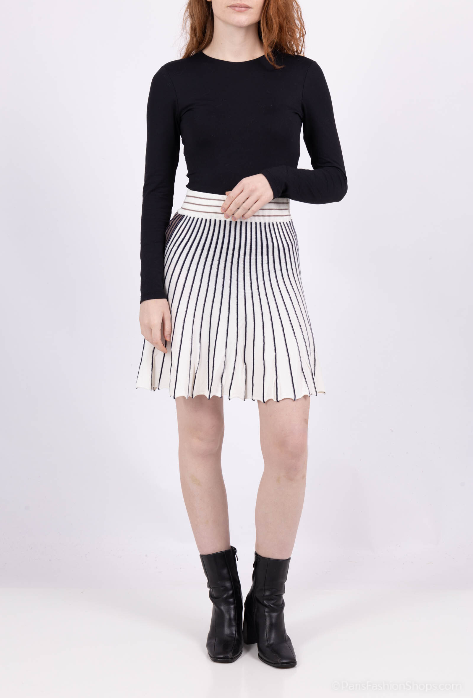 Grossiste CMP55 - Jupe en maille courte