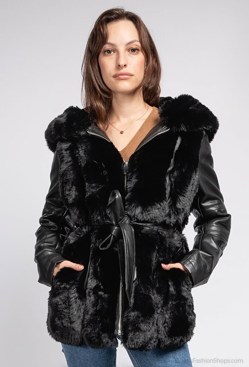 Wholesaler CMP55 - Hooded faux fur jacket