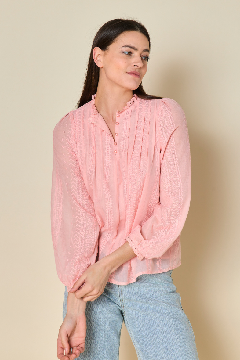 Großhändler Copperose - Luftige Stickbluse mit transparenten Effektärmeln