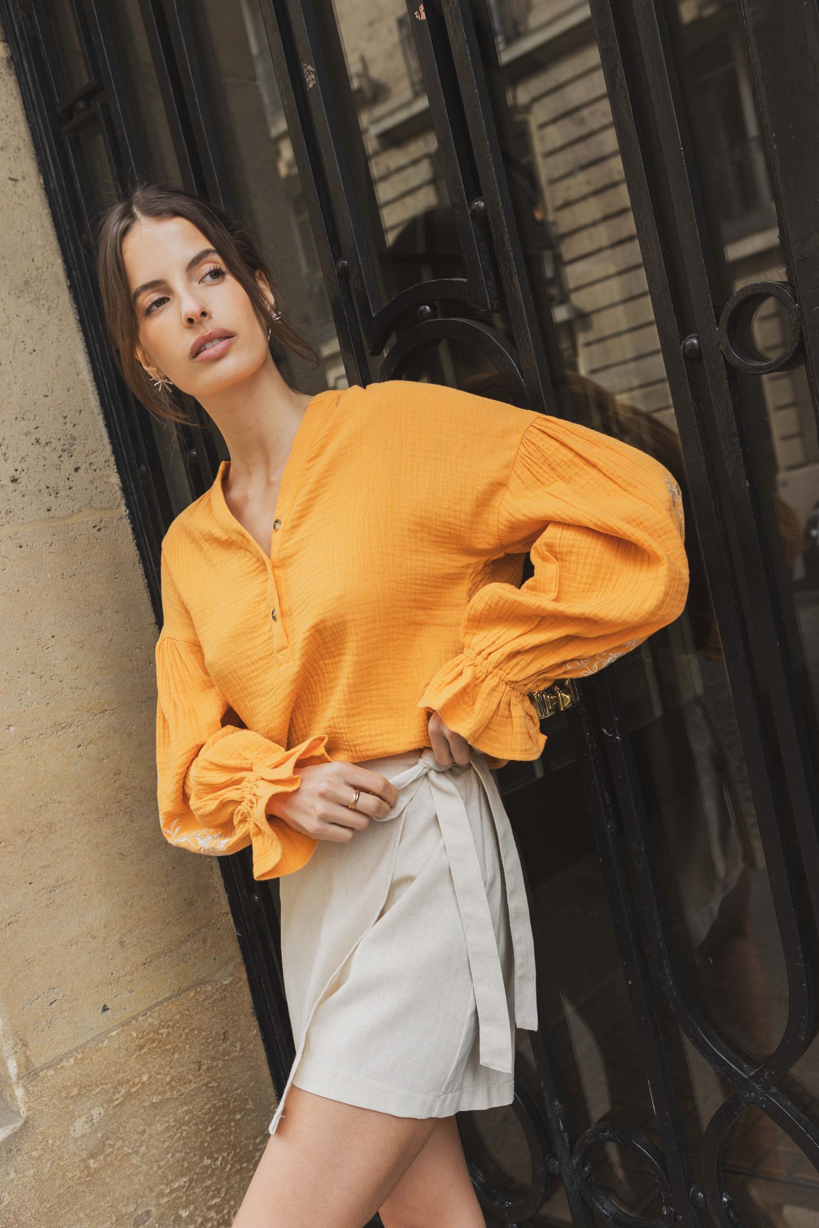 Mayorista Copperose Outlet - Blusa de algodón con bordado de contraste