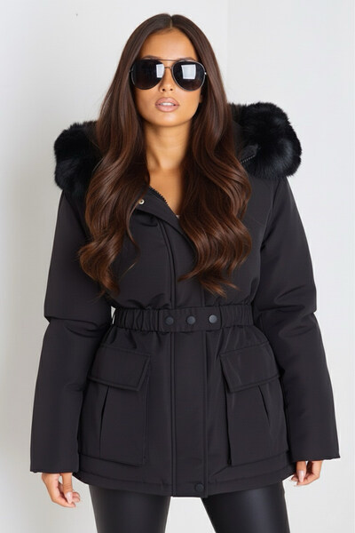 Grossiste Copperose - PARKA COURTE À CAPUCHE AVEC COL FOURRURE SYNTHÉTIQUE Grossiste Copperose - PARKA COURTE À CAPUCHE AVEC COL FOURRURE SYNTHÉTIQUE
