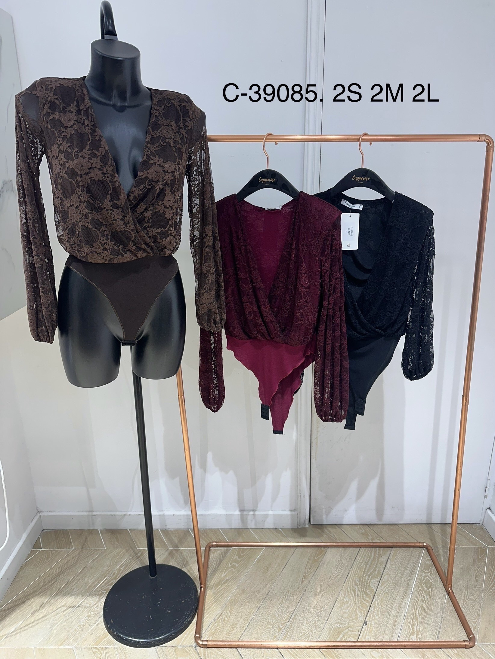 Grossiste Copperose - Body en dentelle à épaulettes